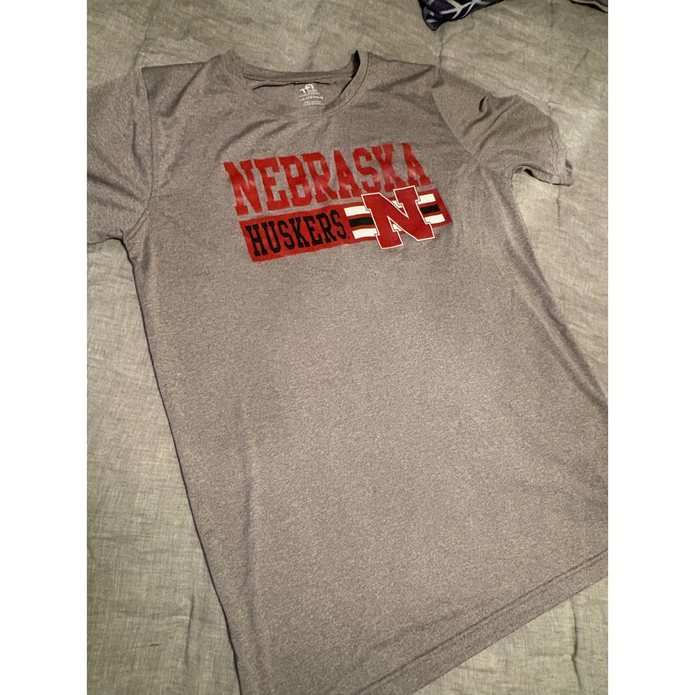 Nebraska Huskers Team Athletics Mens XXL Gray Graphic T-Shirt NCAA Football